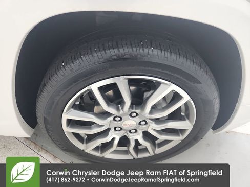 Used 2024 GMC Terrain Denali w/ Denali Premium Package image 34