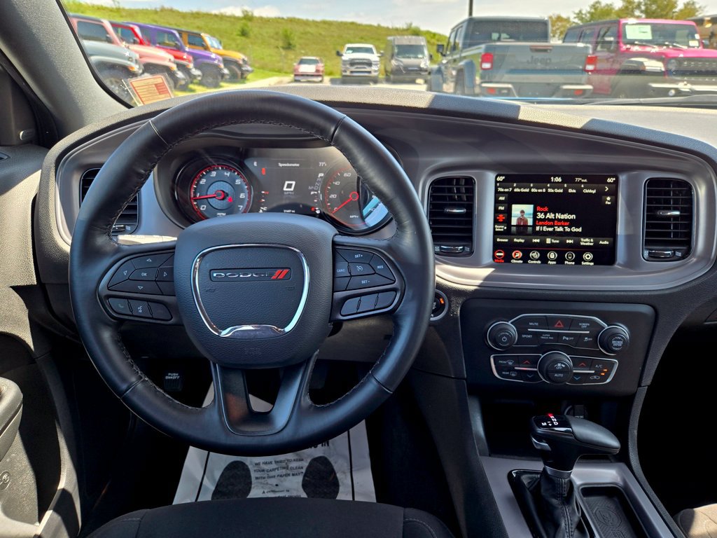 Used 2023 Dodge Charger SXT w/ Blacktop Package AWD/4WD image 19