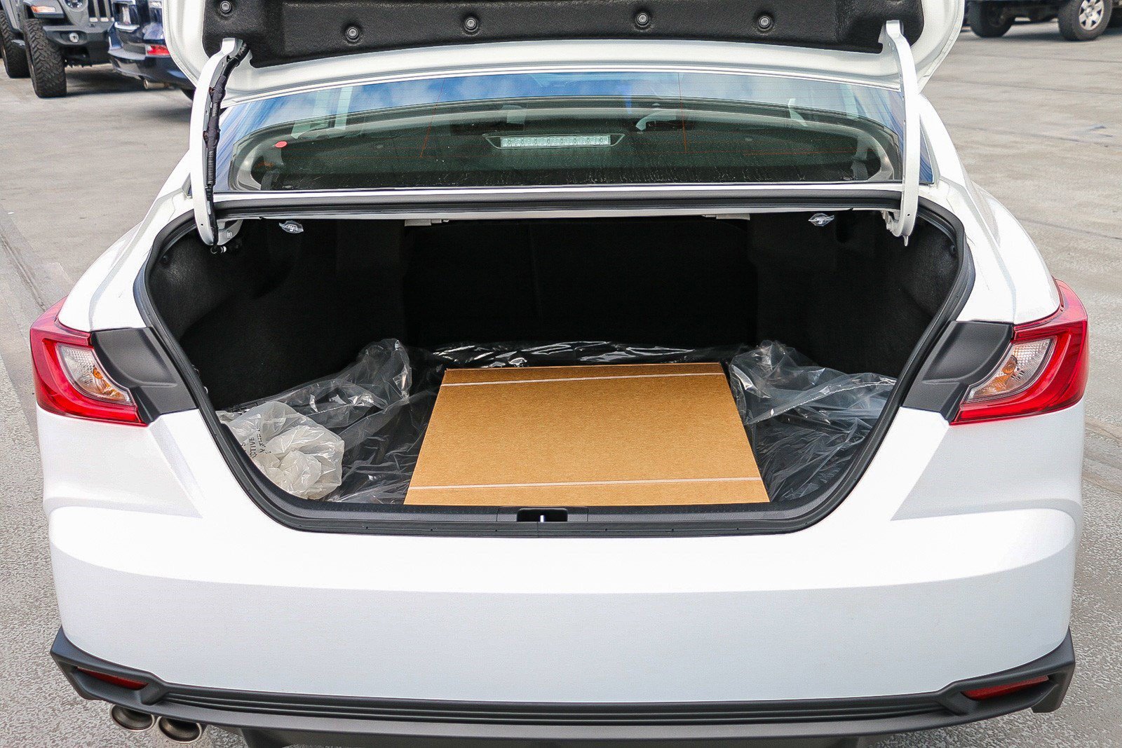 New 2026 Toyota Camry SE FWD image 13