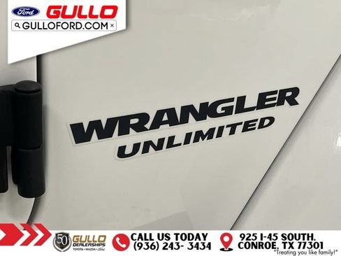 Used 2017 Jeep Wrangler Unlimited Sahara AWD/4WD image 28