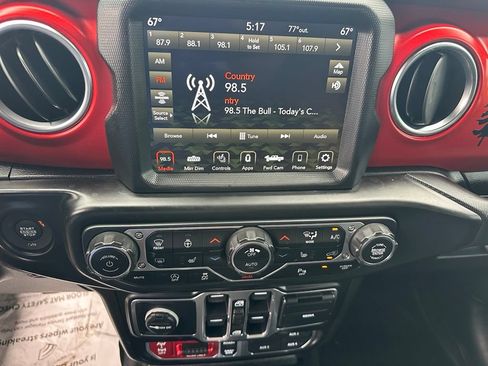 Used 2020 Jeep Gladiator Rubicon w/ Dual Top Group AWD/4WD image 18