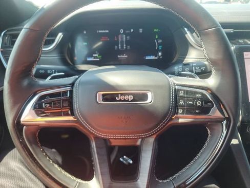 Used 2023 Jeep Grand Cherokee Overland w/ Advanced Protech Group III AWD/4WD image 9