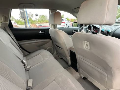Used 2014 Nissan Rogue S w/ Convenience Package AWD/4WD image 9