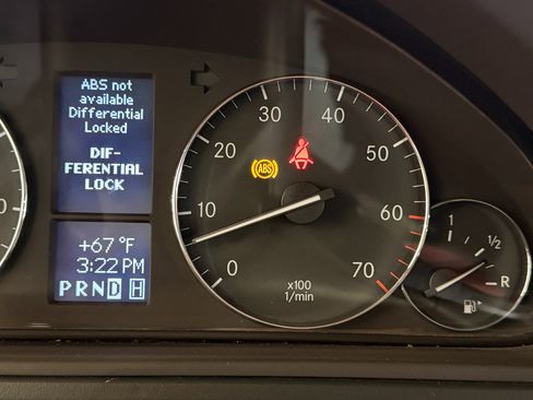 Used 2010 Mercedes-Benz G 550 image 40