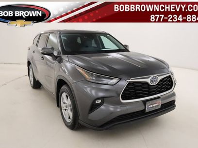 Used 2022 Toyota Highlander LE