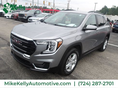 Used 2023 GMC Terrain SLE w/ Driver Convenience Package AWD/4WD image 3