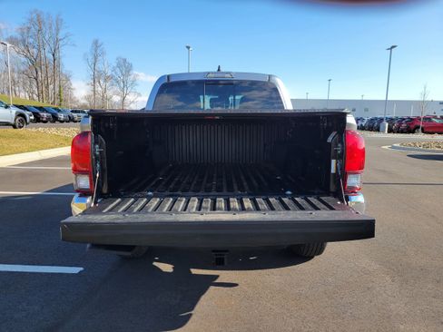 Used 2020 Toyota Tacoma SR5 image 11