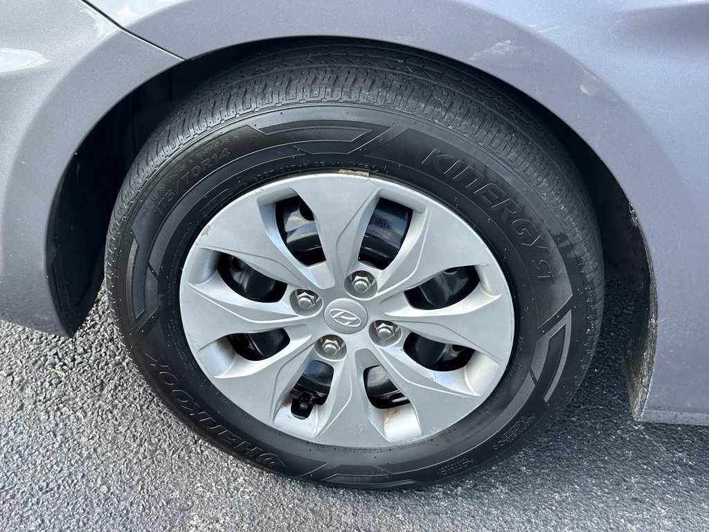 Used 2016 Hyundai Accent SE FWD image 29