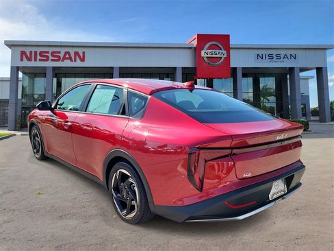 Used 2025 Kia K4 EX image 7