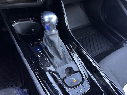 Used 2022 Toyota C-HR XLE image 32