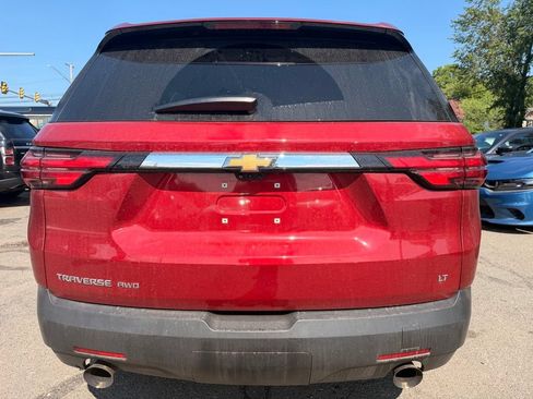 Used 2023 Chevrolet Traverse LT w/ Rear Camera Mirror Package AWD/4WD image 6