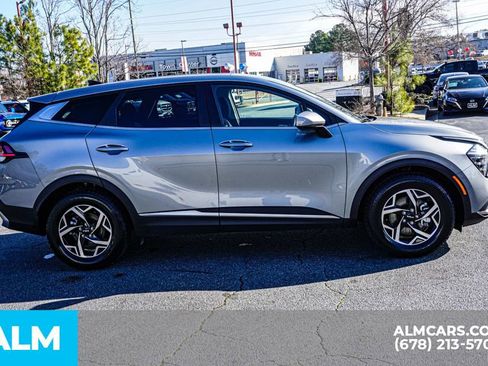 Used 2024 Kia Sportage LX image 9