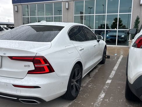Used 2022 Volvo S60 B5 Inscription w/ Advanced Package image 3