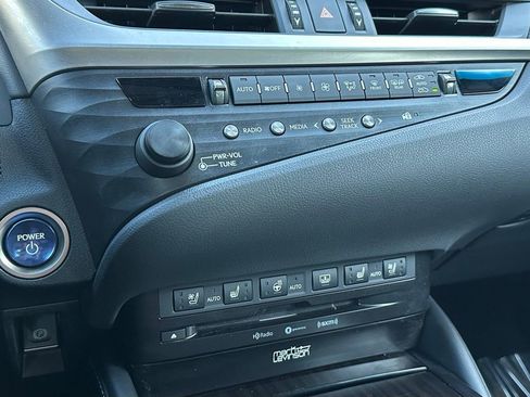 Used 2019 Lexus ES 300h w/ Luxury Package image 46