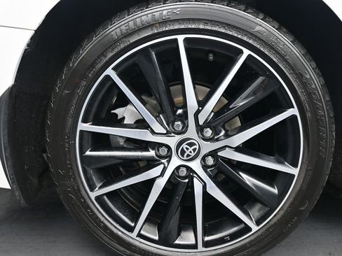 Used 2023 Toyota Camry SE image 10