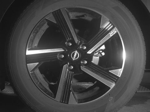 Used 2025 Nissan Sentra SV FWD image 17