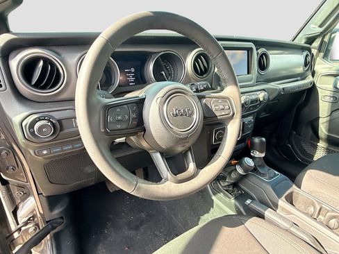 Used 2023 Jeep Wrangler Unlimited w/ Convenience Group AWD/4WD image 12