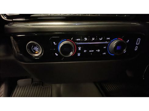 Used 2023 Chevrolet Silverado 1500 LT AWD/4WD image 14