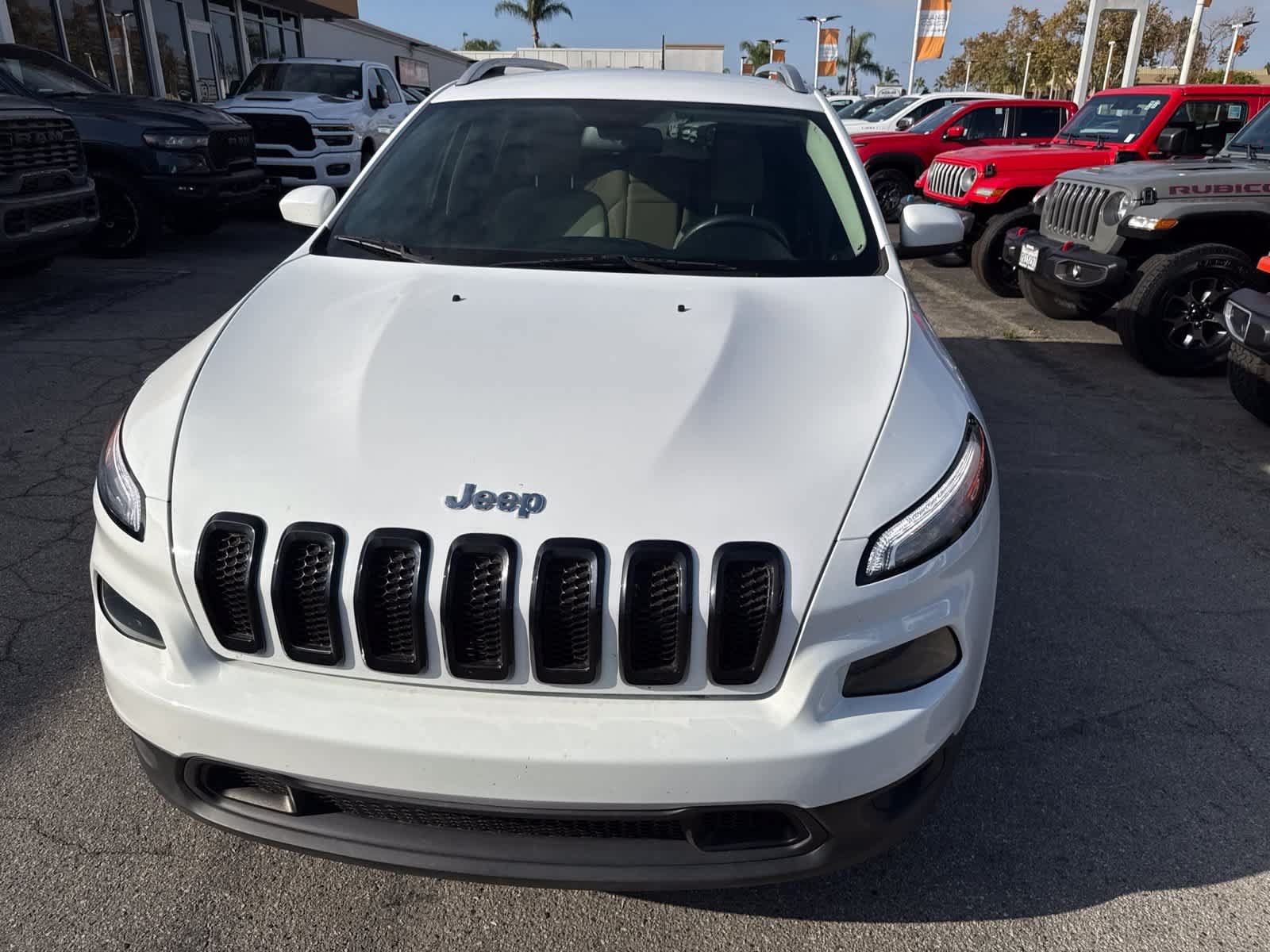Used 2018 Jeep Cherokee Latitude FWD image 21