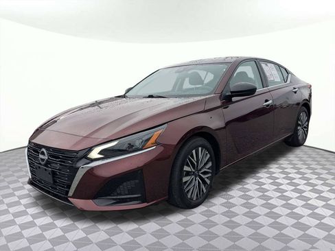 Used 2025 Nissan Altima 2.5 SV FWD image 7