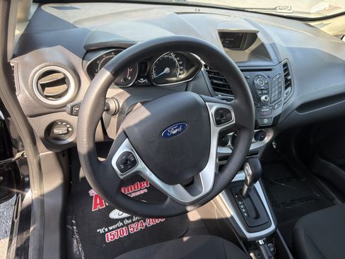 Used 2018 Ford Fiesta SE FWD image 17