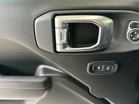 Used 2024 Jeep Gladiator Rubicon image 12