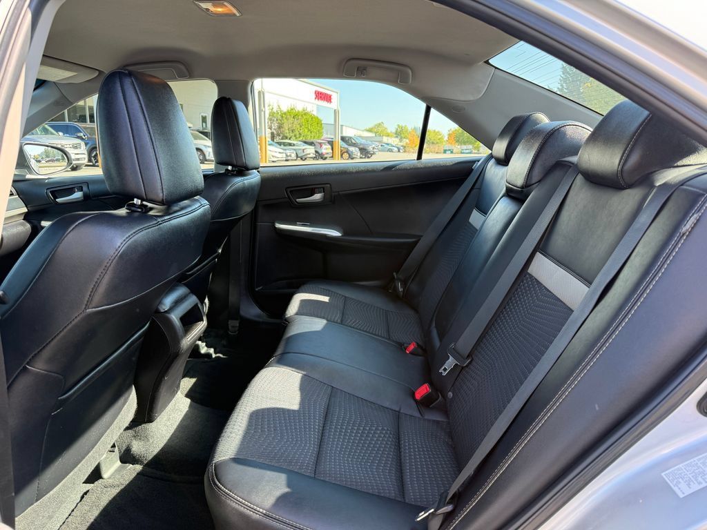 Used 2013 Toyota Camry SE FWD image 14