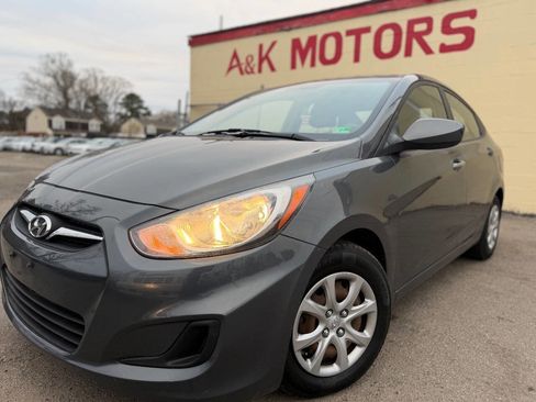 Used 2012 Hyundai Accent GLS image 1