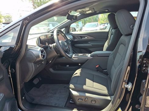 Used 2026 Chevrolet Equinox EV LT w/ Comfort Package FWD image 13