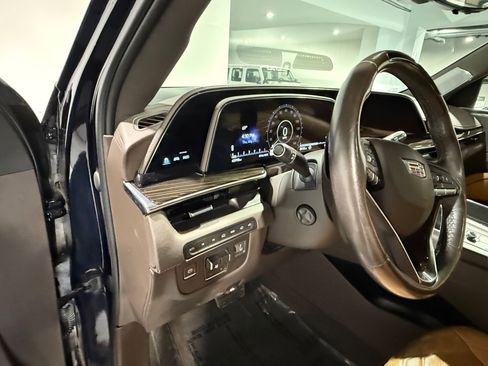 Used 2022 Cadillac Escalade ESV Sport w/ Touring Package AWD/4WD image 18
