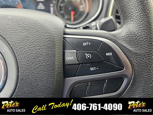 Used 2019 Jeep Cherokee Latitude w/ Popular Appearance Group AWD/4WD image 26