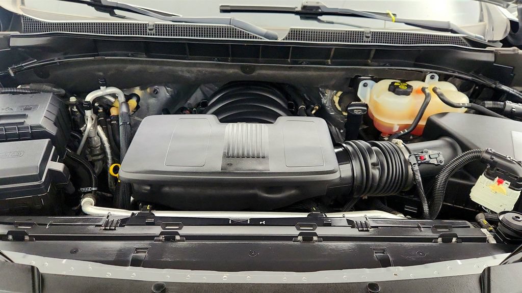 Used 2023 Chevrolet Tahoe Z71 w/ Luxury Package AWD/4WD image 30