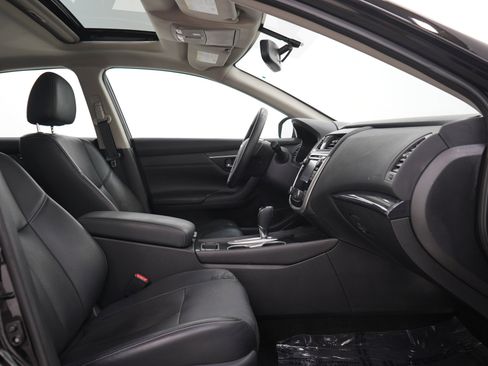 Used 2018 Nissan Altima 2.5 SL w/ 2.5 SL Technology Package FWD image 11