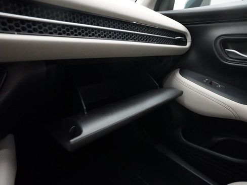 Certified 2024 Honda HR-V EX-L image 29
