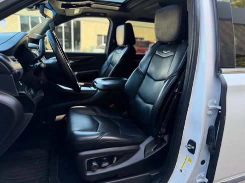 Used 2019 Cadillac Escalade ESV Platinum AWD/4WD image 18
