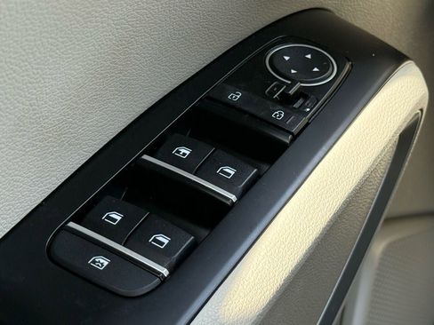 Used 2023 Kia Soul LX w/ LX Technology Package image 18