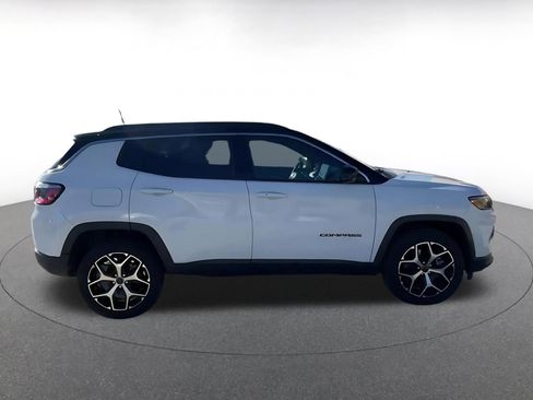 Used 2025 Jeep Compass Limited image 16