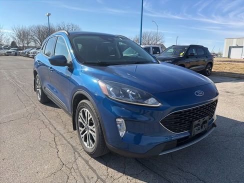 Used 2022 Ford Escape SEL image 2