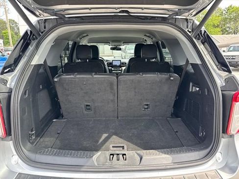 Used 2023 Ford Explorer Limited w/ Equipment Group 301A RWD image 9