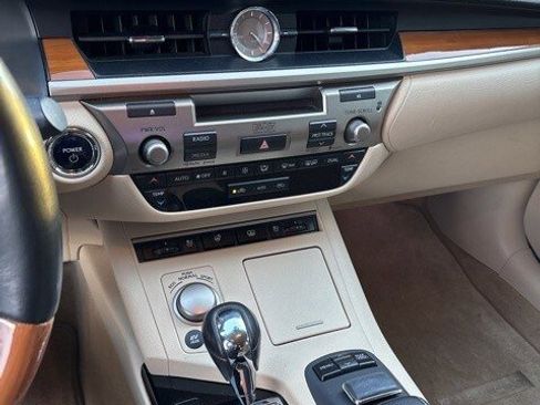 Used 2013 Lexus ES 300h 300h image 7