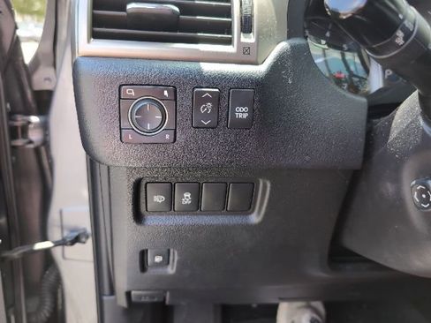 Used 2015 Lexus GX 460 w/ Premium Package AWD/4WD image 23