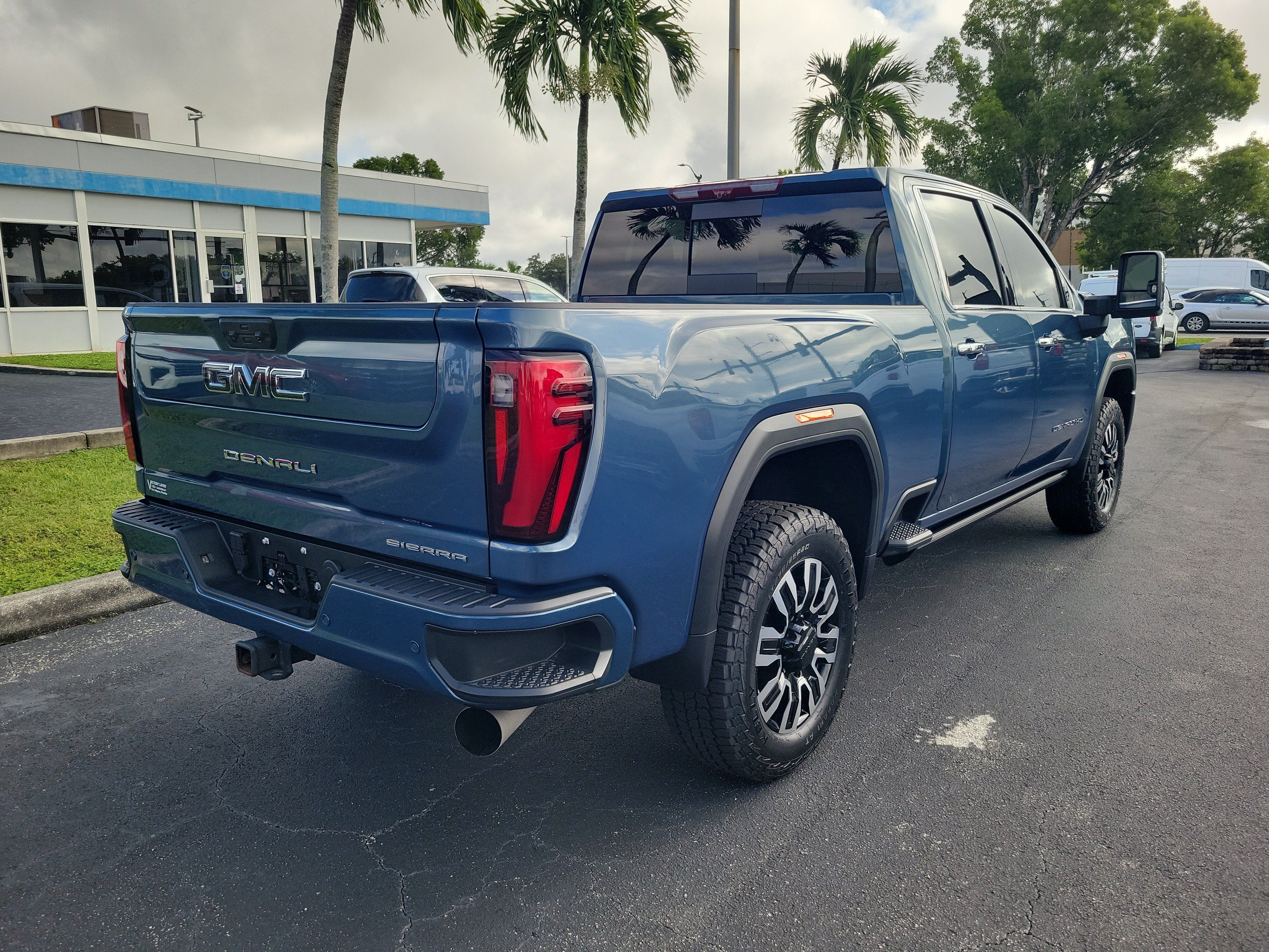 Used 2026 GMC Sierra 2500 Denali Ultimate AWD/4WD image 4