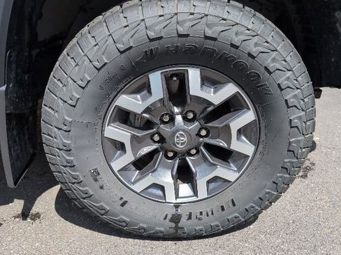 Used 2022 Toyota Tacoma TRD Off-Road AWD/4WD image 8