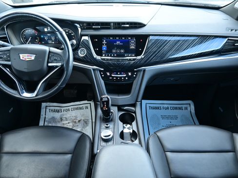 Used 2025 Cadillac XT6 Premium Luxury image 21