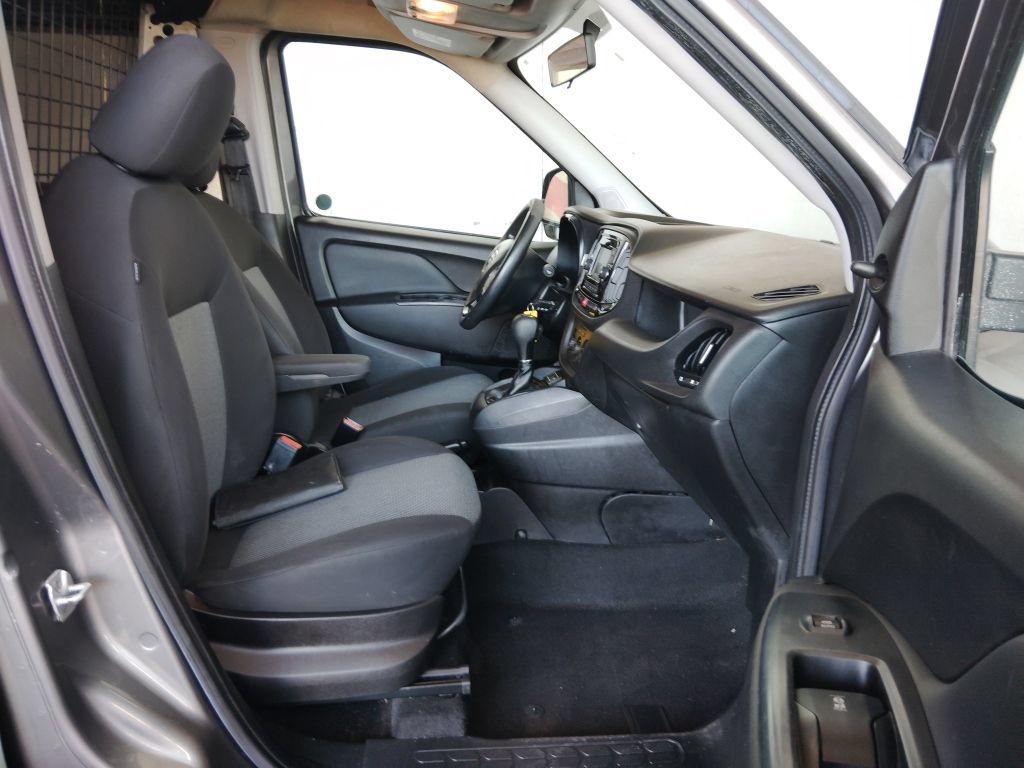 Used 2018 RAM ProMaster City Tradesman FWD image 12