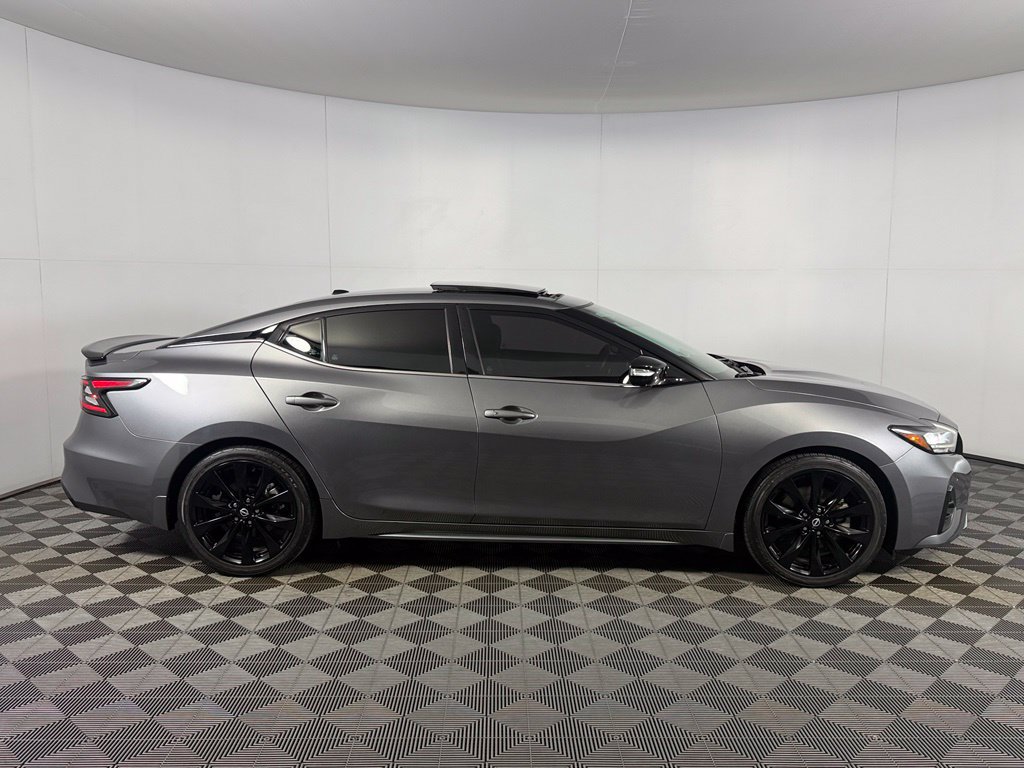 Used 2023 Nissan Maxima SR w/ Sport Mat Group FWD image 7