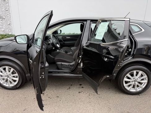 Certified 2022 Nissan Rogue Sport S image 17