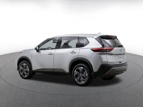 Used 2025 Nissan Rogue SV FWD image 6