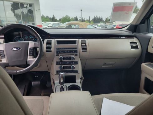 Used 2011 Ford Flex SEL FWD image 13