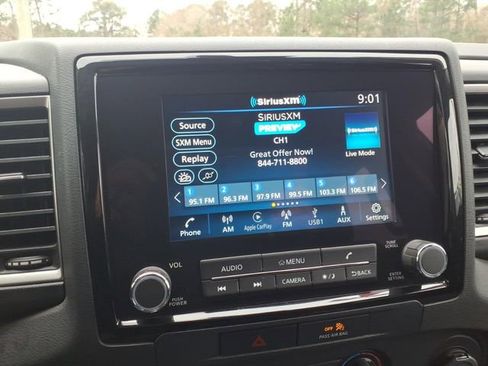 Used 2022 Nissan Frontier SV w/ Technology Package image 18